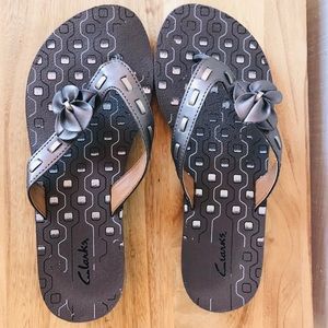 Clarks Flip Flops